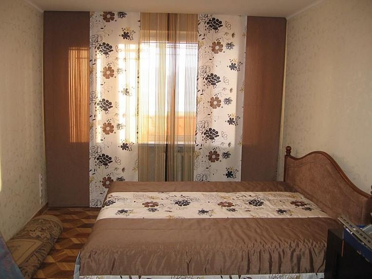 красивая японская штора в спальню