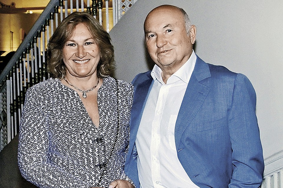 Как одевается самая богатая женщина России