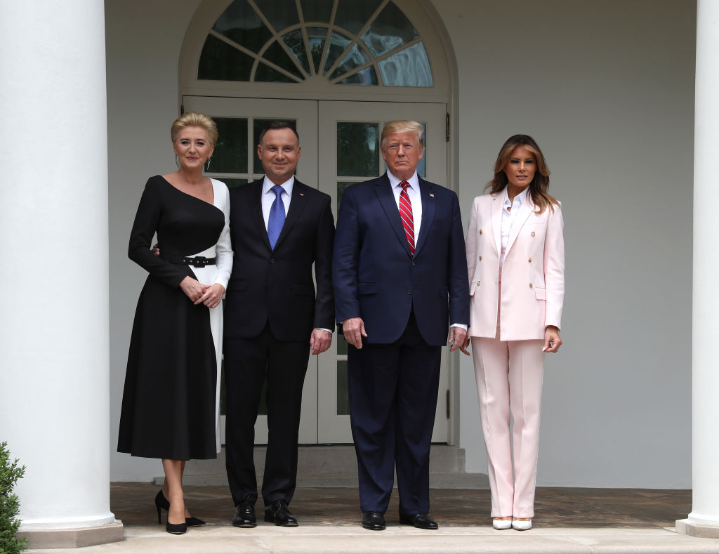 9 осенних образов Мелании Трамп, которые сможет повторить каждая